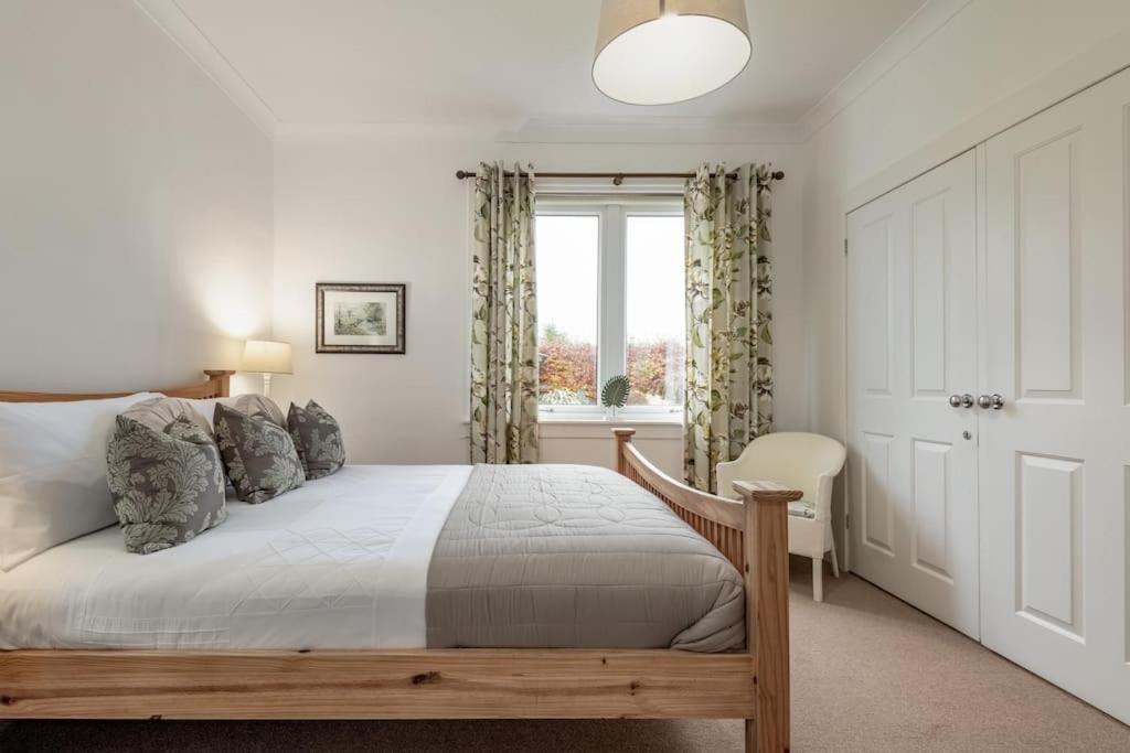 Heather Cottage, 2 Bedroom In クリフ エクステリア 写真