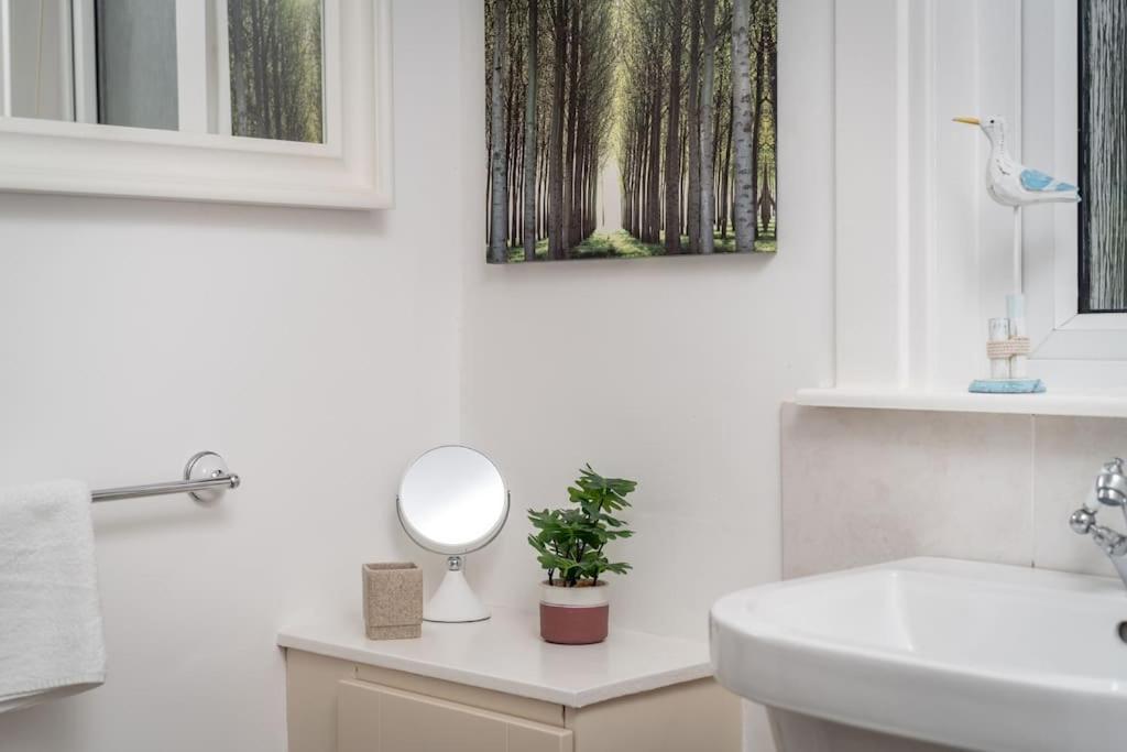 Heather Cottage, 2 Bedroom In クリフ エクステリア 写真