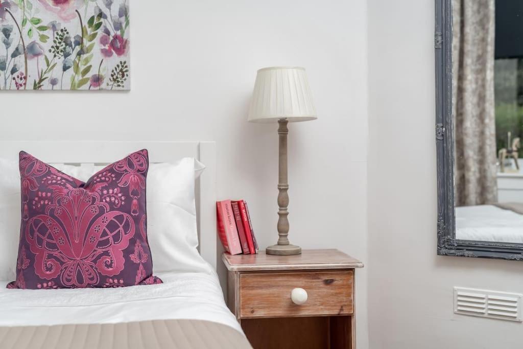 Heather Cottage, 2 Bedroom In クリフ エクステリア 写真