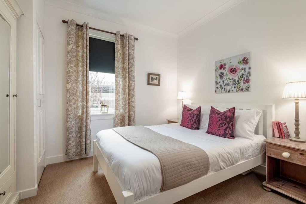 Heather Cottage, 2 Bedroom In クリフ エクステリア 写真