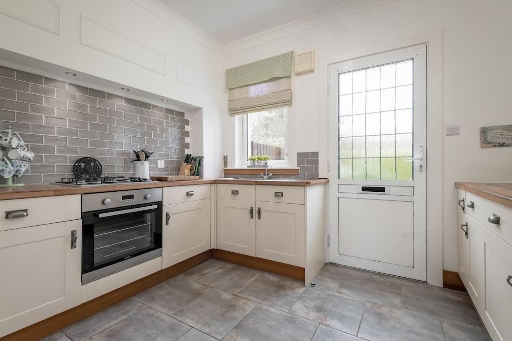 Heather Cottage, 2 Bedroom In クリフ エクステリア 写真